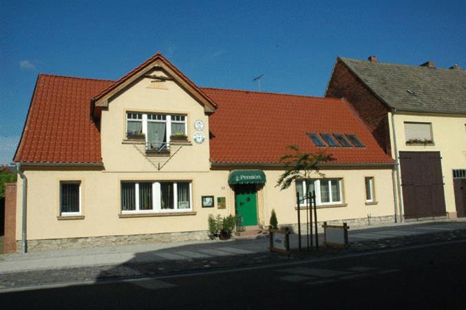 Hotel garni&Oma's Heuhotel 'Pension zur Galerie' Barby Exterior foto