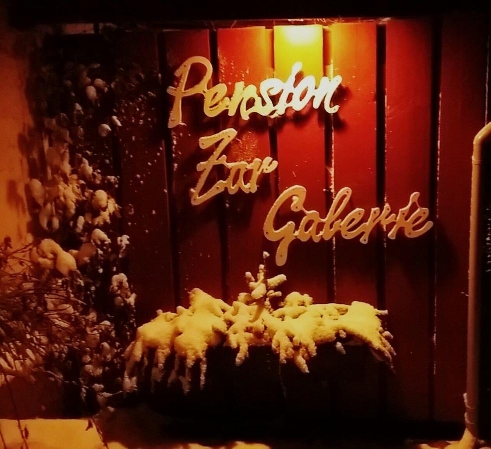 Hotel garni&Oma's Heuhotel 'Pension zur Galerie' Barby Exterior foto